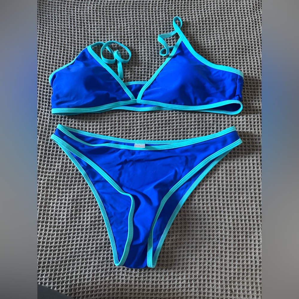 SHEIN Blue Bikini Set with Triangle Top and Classic Cut
